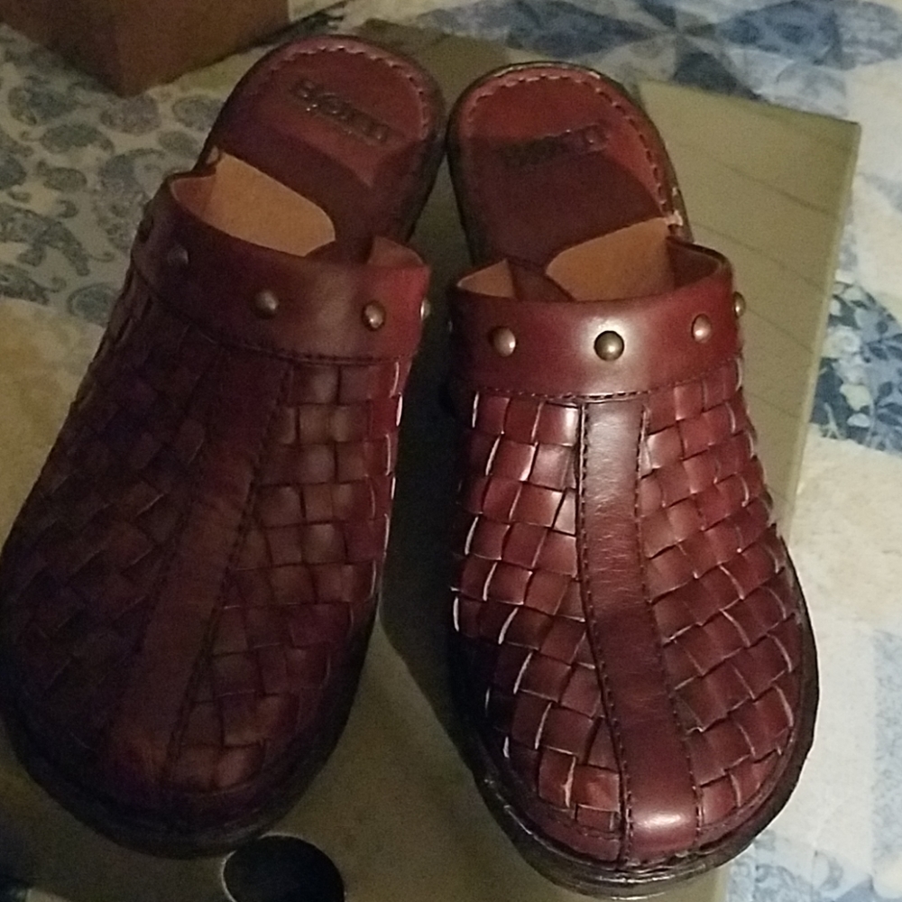 Shoes - Picture 1 of 4